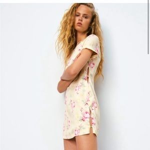 ❗️ Sold on D ❗️Zara Floral Satin Feel Mini Dress